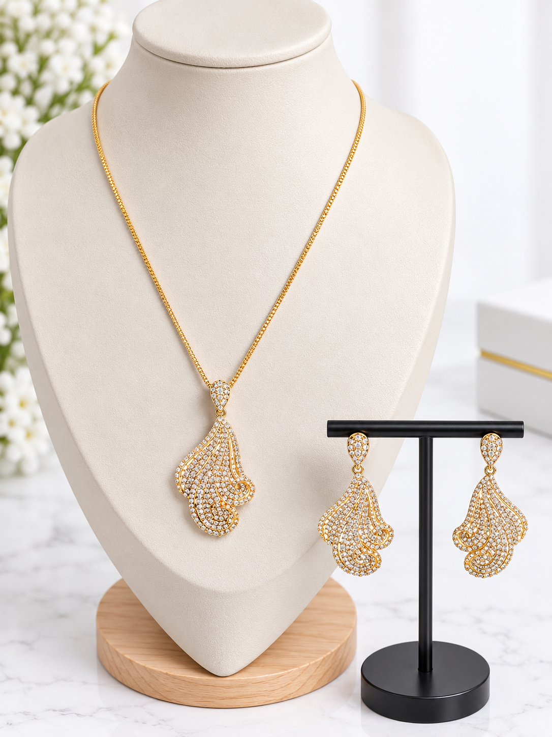 Gold Zirconia Teardrop Necklace & Earrings Set
